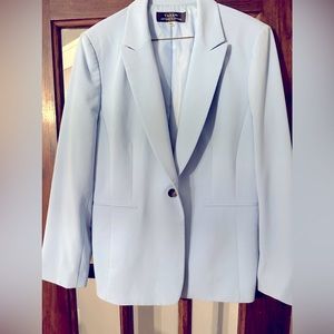 Tahari blazer EUC